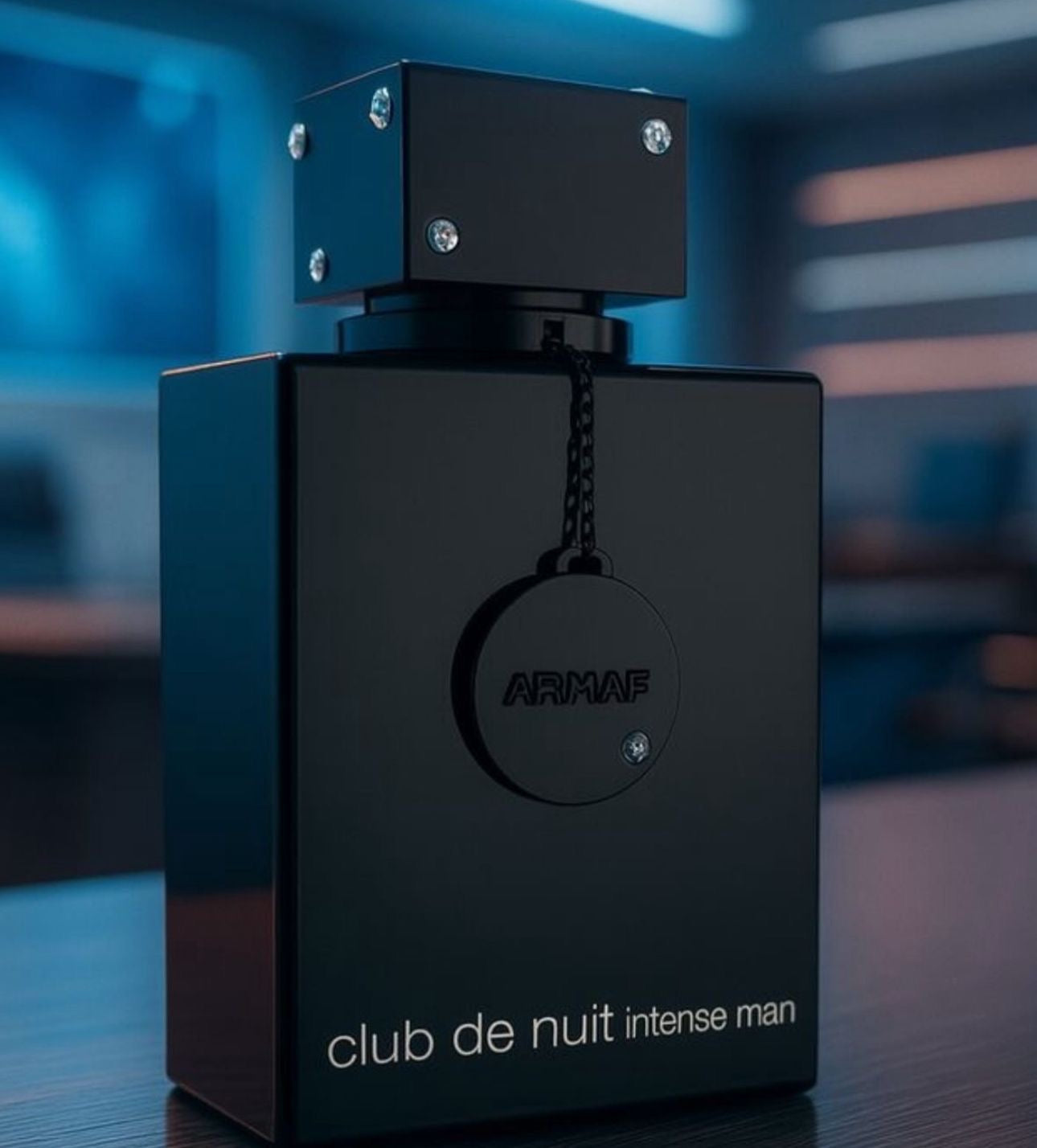 Club de Nuit intense man